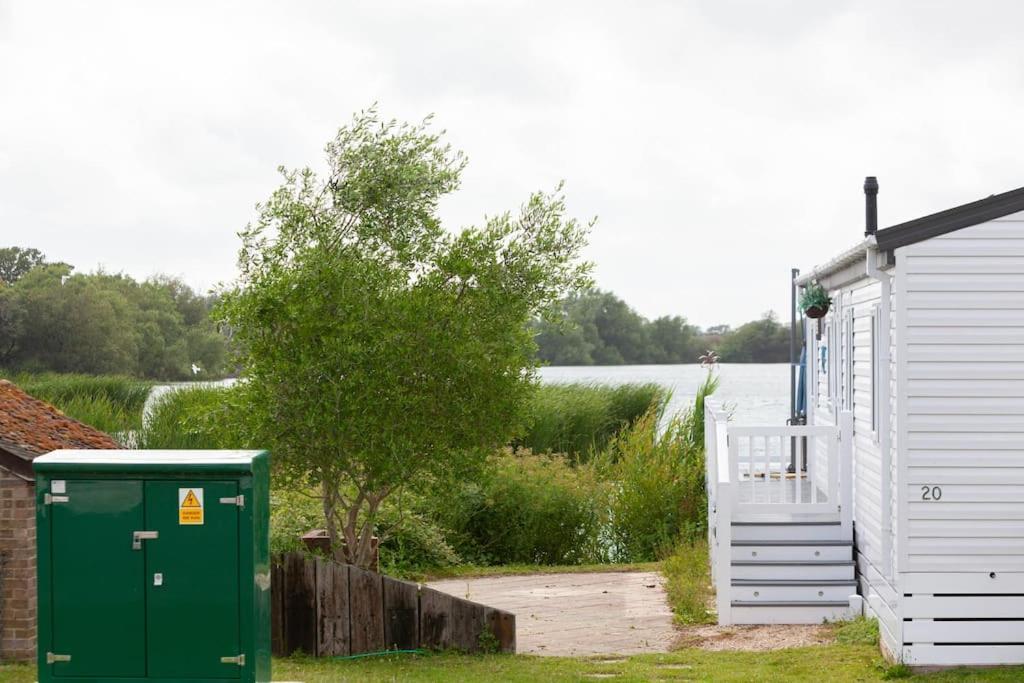Holiday home Spacious Homely Lakeside Close To The Beaches *
